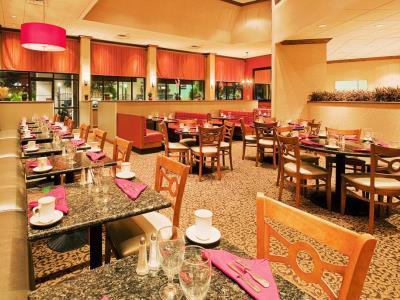 Hotel Holiday Downtown Historic District By Ihg Mobile